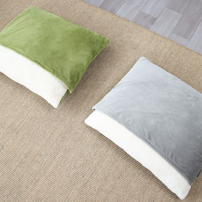Pet sleeping bag